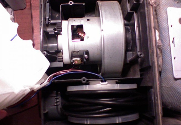  Vacuum cleaner motor