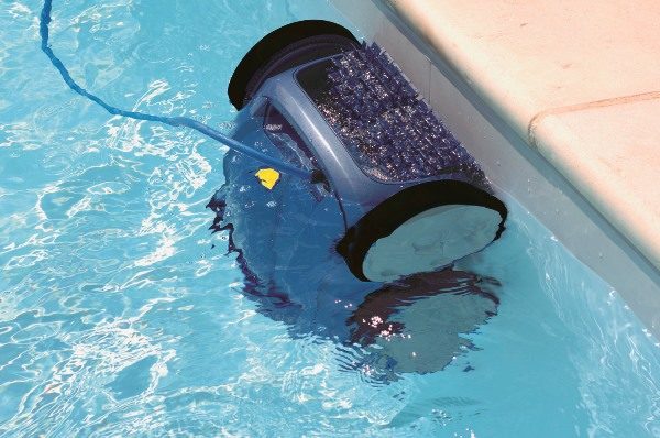  Robot vacuum cleaner in the pool