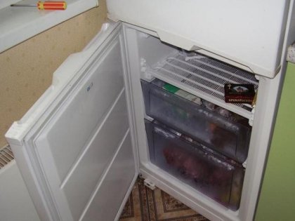  Inconvenient arrangement of the refrigerator door