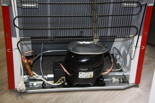  Refrigerator compressor