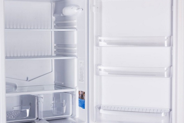  How to eliminate the unpleasant smell in the refrigerator?