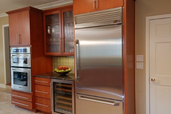  Partially integrated refrigerator