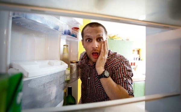  Unpleasant smell in the refrigerator