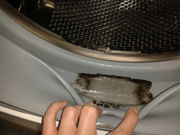  Dirt in the washing machine drum