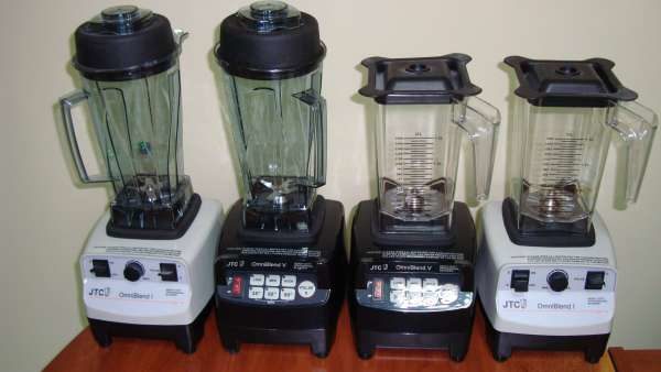  Blenders with different capacities