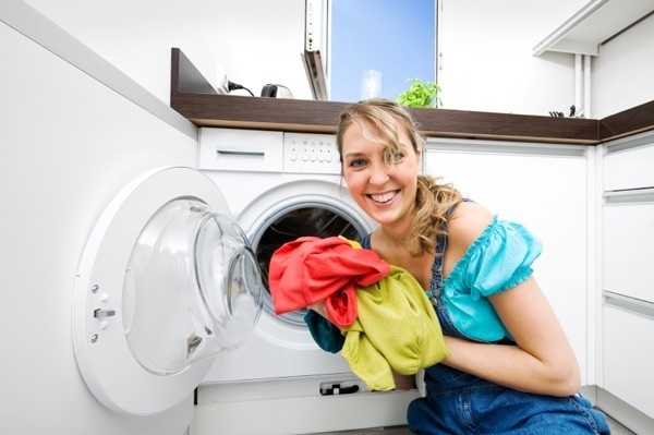  Washing clothes in a washing machine