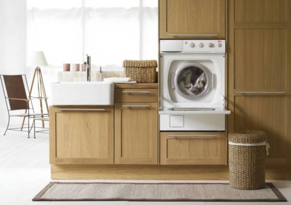  Built-in closet washing machine