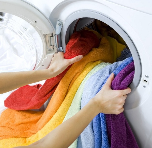  Washing machine with color laundry