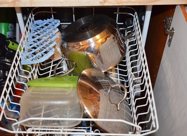  Dishes in the dishwasher