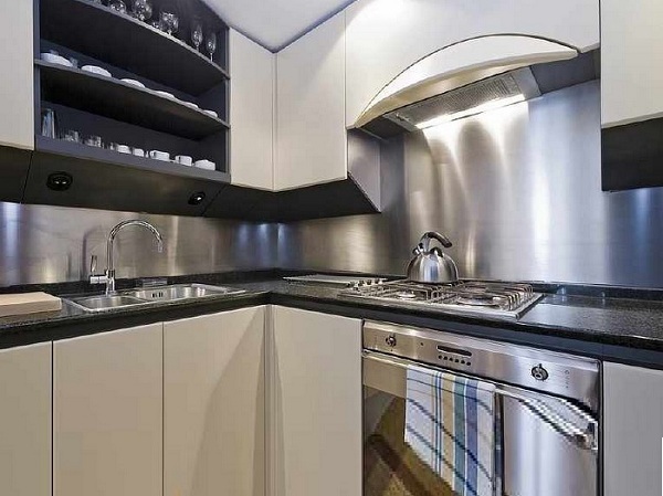  Extractor fan in the kitchen