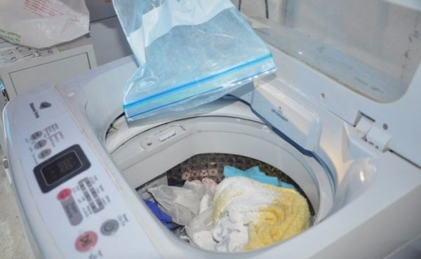  Powder filling in a semi-automatic washing machine