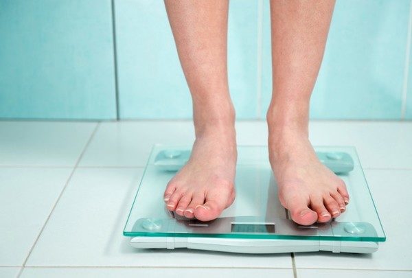  How to stand on the scales