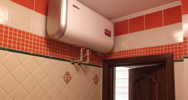  Horizontal water heater in the bathroom