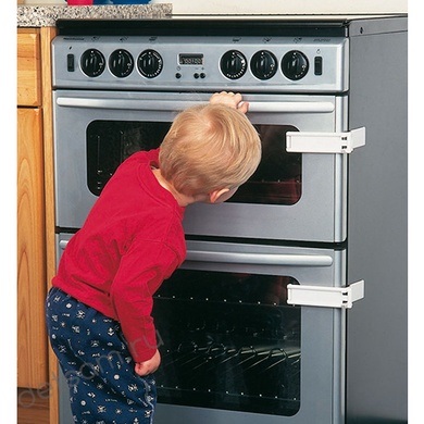  Safety locks on the oven