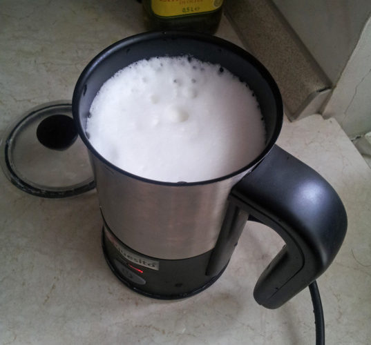  Mechanical cappuccinator