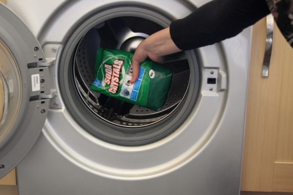  Cleaning the drum of a washing machine