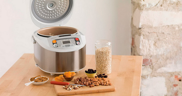  Multicooker and dried fruits