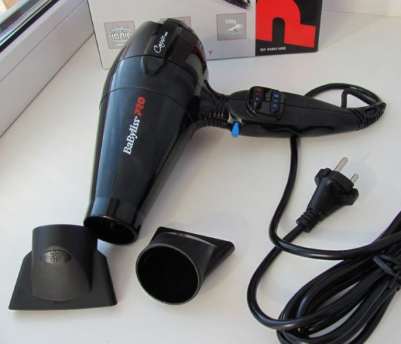  Hair dryer with hair ionization function