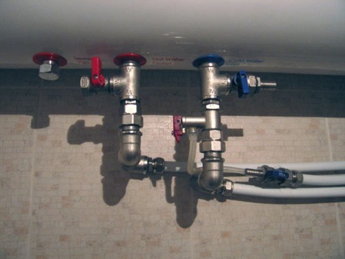  Cold and hot water valves