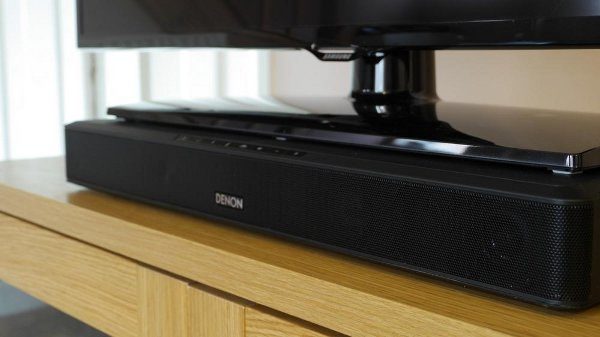  Soundbar connected to the TV