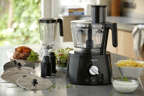  Food processor in the kitchen