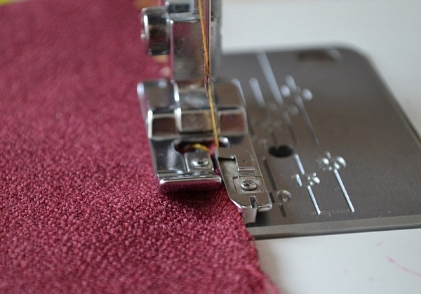  Surrounding edge on the sewing machine