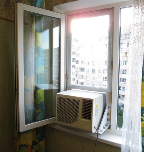  Air conditioning in a plastic window