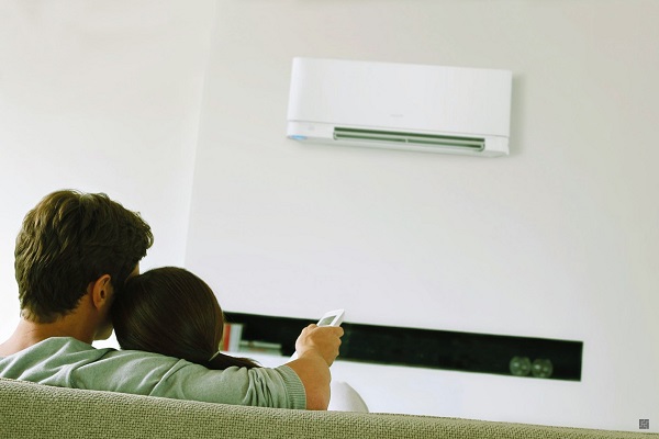  Air conditioning in the living room