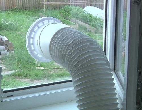  Air vent in a plastic window