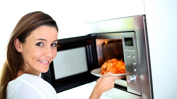  Warming up food in a plate