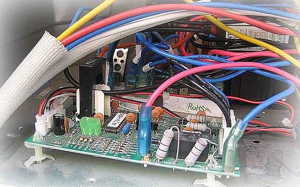  Split system electronic board