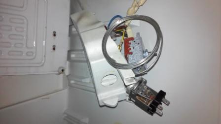  Replacing the thermostat