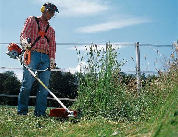  Overalls for working with trimmer