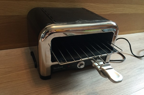  Horizontal toaster