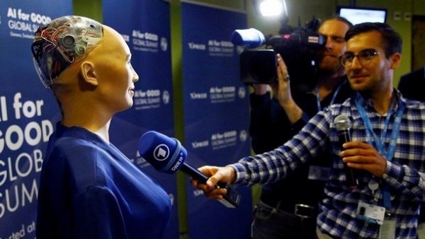  Interview girl robot