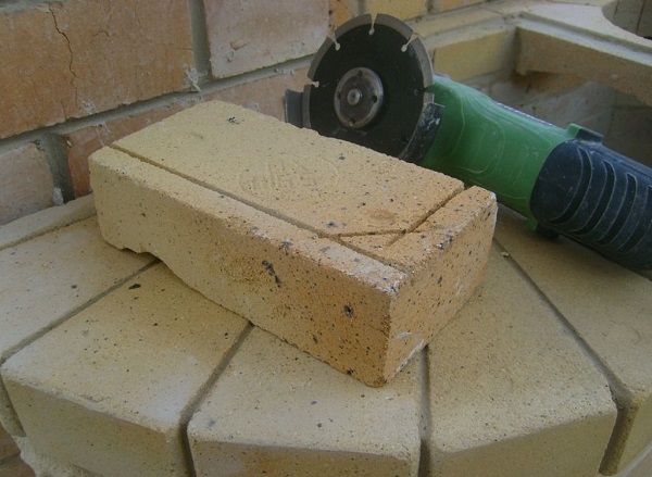  Processing brick grinder