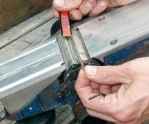  Replacing knives in the electrical planer