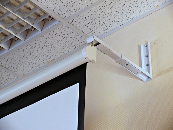  Screen wall mount