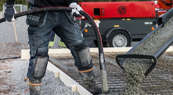  Pneumatic vibrator at a construction site