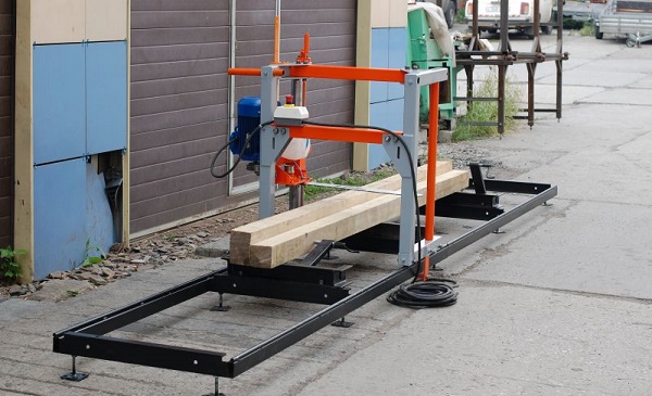  Tire power-saw bench