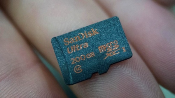  SanDisk