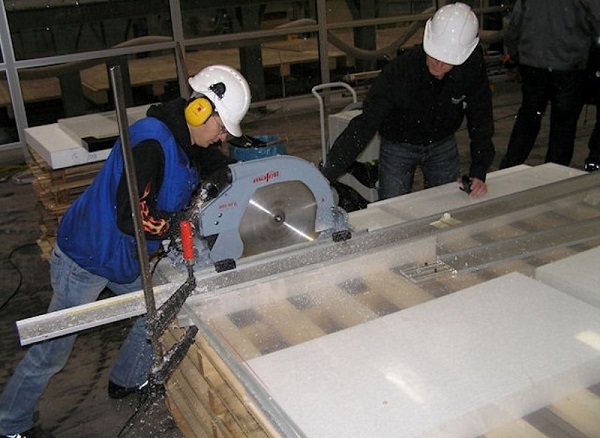  Cutting plexiglass