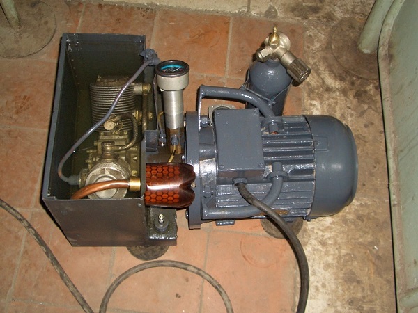  Compressor of a two-stage compressor head