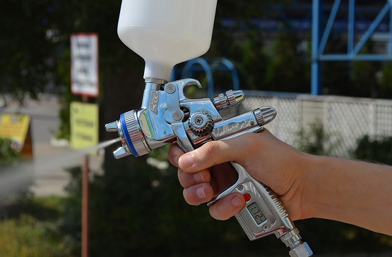  Pneumatic spray gun