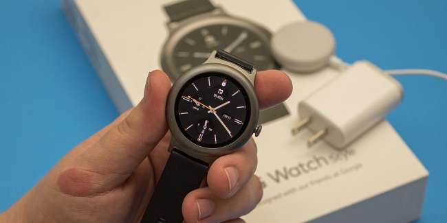  LG Watch Style in the hands of