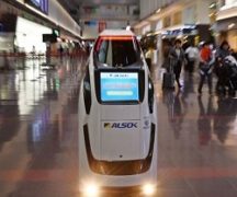  In the Tokyo subway robots will begin to help passengers