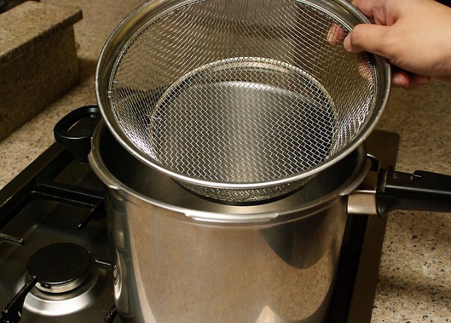  Pressure cooker basket